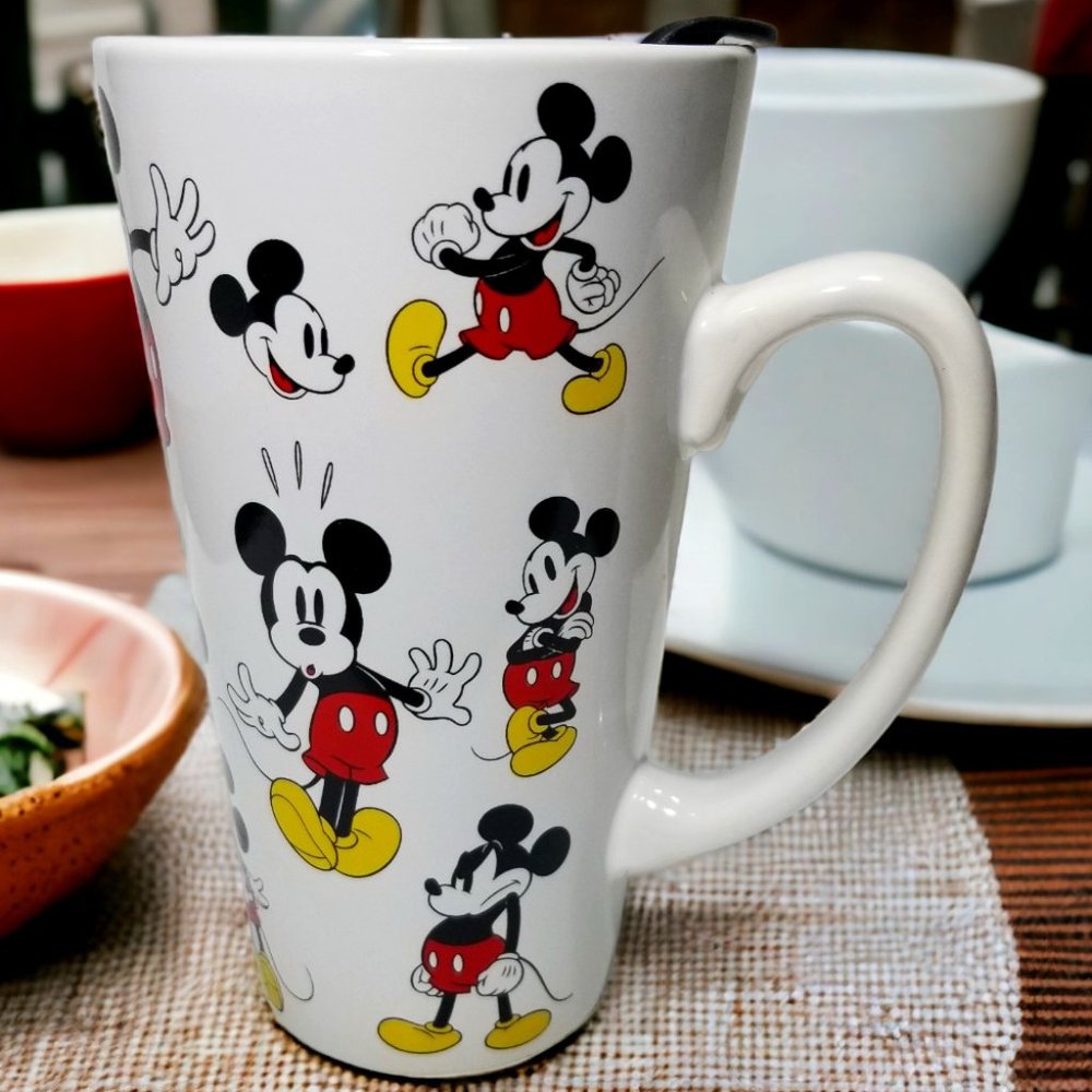 Disney's Large Mikey's Travel Ceramic Mug w/ Lid White with Mickey Mouse Poses